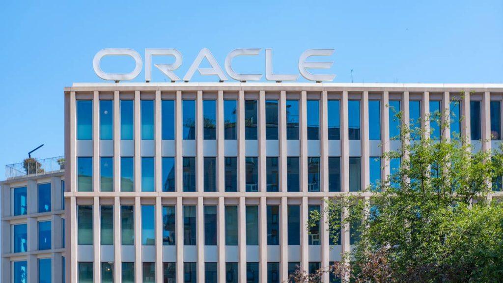 Oracle stock analyst reboots outlook as costs spark debate