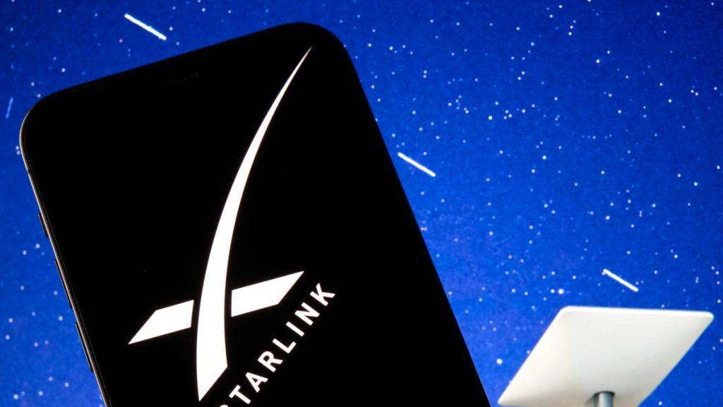 SpaceX turns heads ahead of earnings with new mega deal