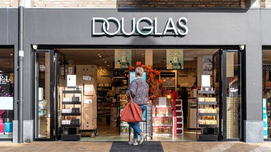 205-year-old beauty retailer closes 31 stores, warns of more