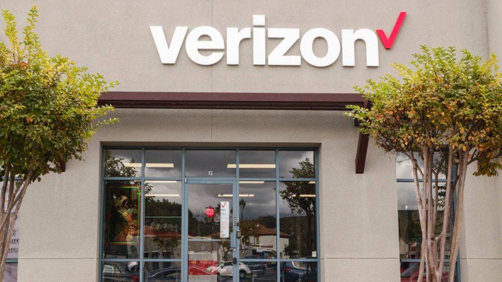 SpaceX set to challenge Verizon, AT&T and T-Mobile with new plans