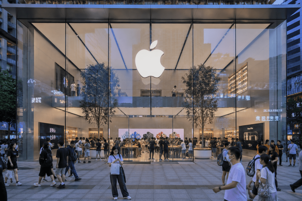 Apple stock falls to key support ahead of foldable iPhone launch: buy the dip?