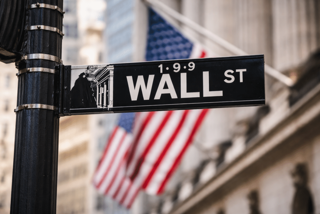 Dow falls 189 points as AI stocks slide and oil prices surge