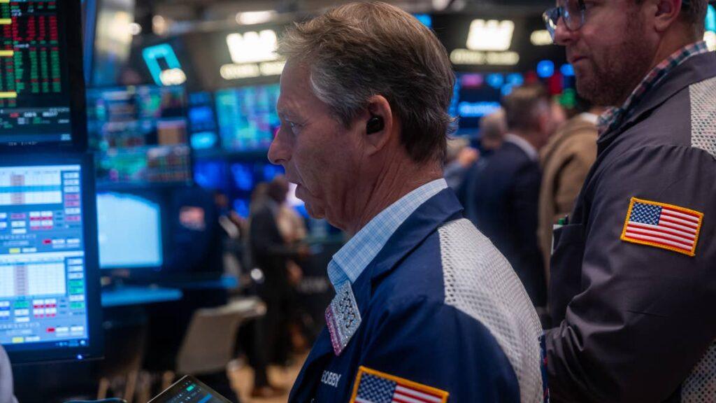 SCHD puts dividend investors at critical crossroads